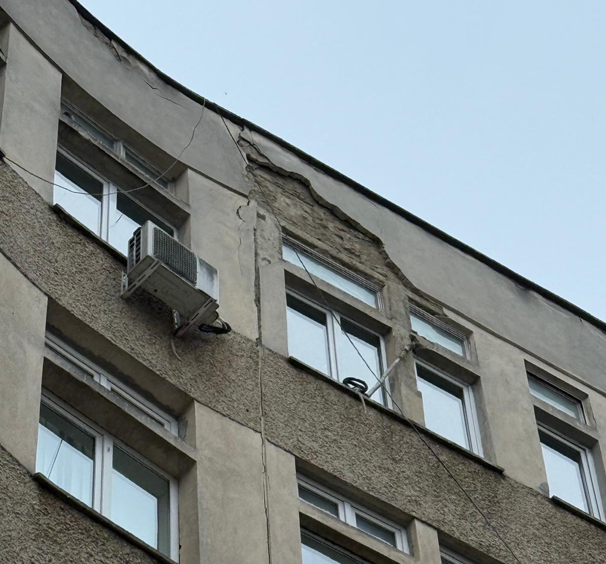 Intervenție de urgență la Spitalul Județean Piatra-Neamț din cauza unui aparat de aer condiționat