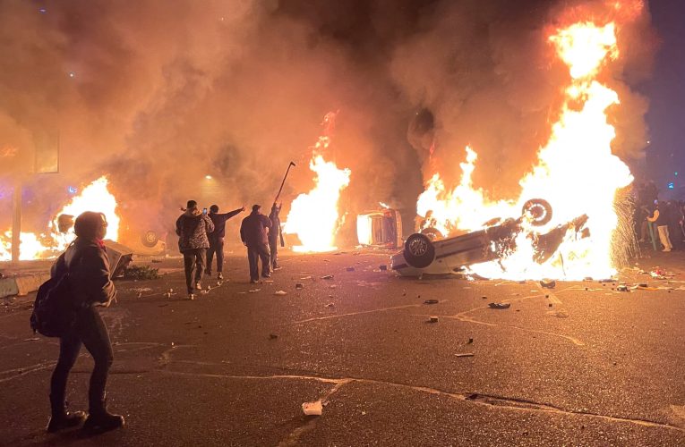 Iranul avertizează că orice atac va însemna „război total”, după ce Trump a declarat că „armada” SUA este pe drum