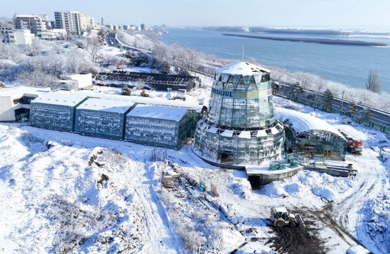 Lift panoramic pentru palmierii din Galați. Platforma de observație are înălțimea de 20 de metri