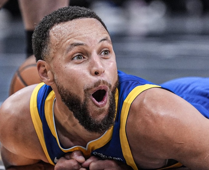 NBA. Curry urcă pe locul 19 în clasamentul all-time al marcatorilor. Durant, în top 10 la 3 puncte