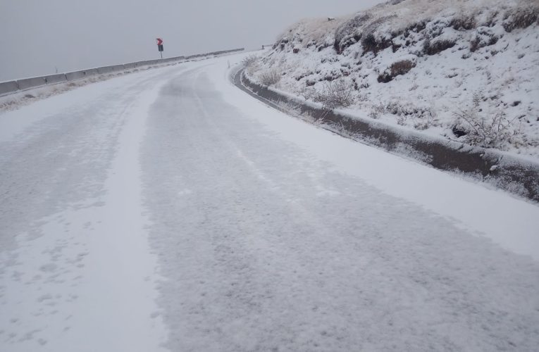 Ninge în mai multe județe din țară. Trafic deviat pe un drum național