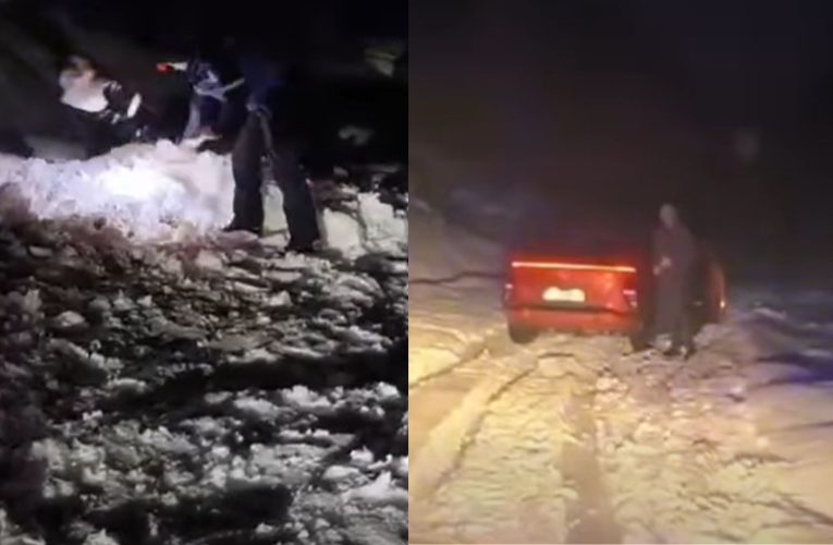 O familie cu doi copii din Alba a rămas blocată în mașină din cauza nămeților