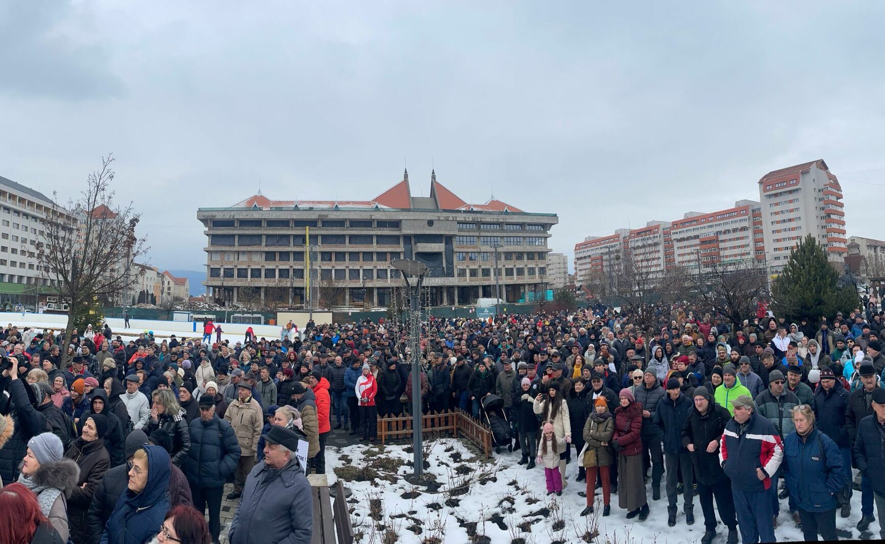 Peste 2.000 de persoane au protestat la Miercurea Ciuc față de majorarea taxelor și impozitelor