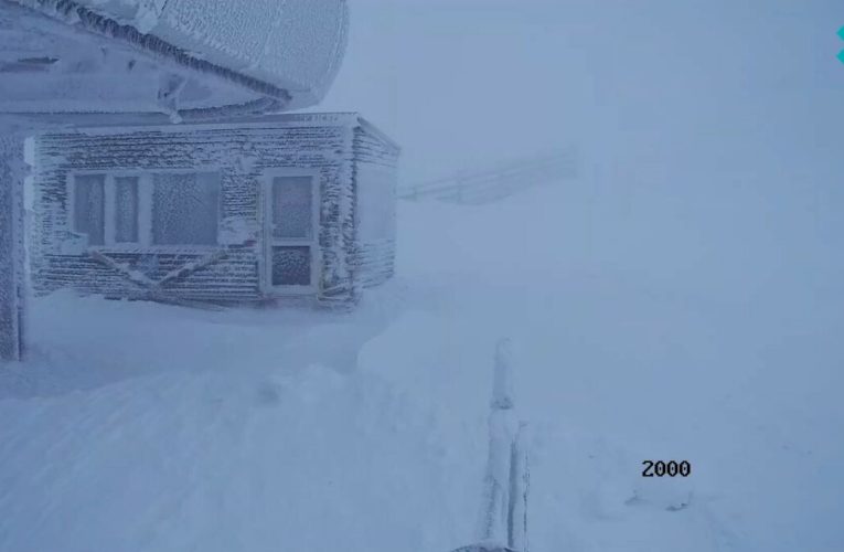 Ploaia și ceața încurcă schiorii în Sinaia și Poiana Brașov