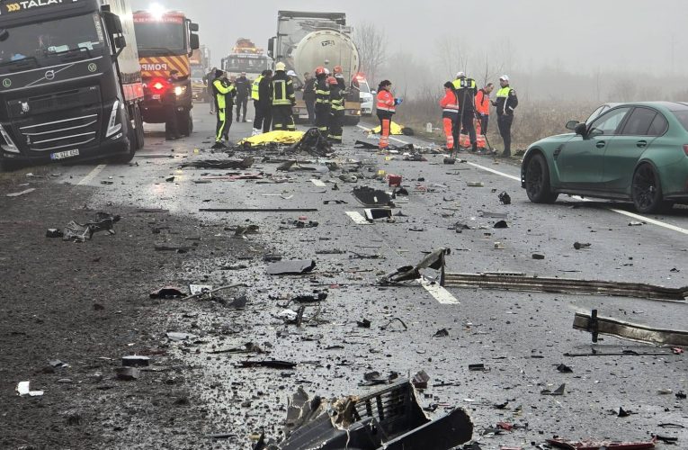 Presa greacă: Dimitris Maronitis, mort în accidentul din România, își pierduse tatăl pe același drum