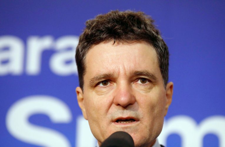 Președintele Nicușor Dan blocat în Franța