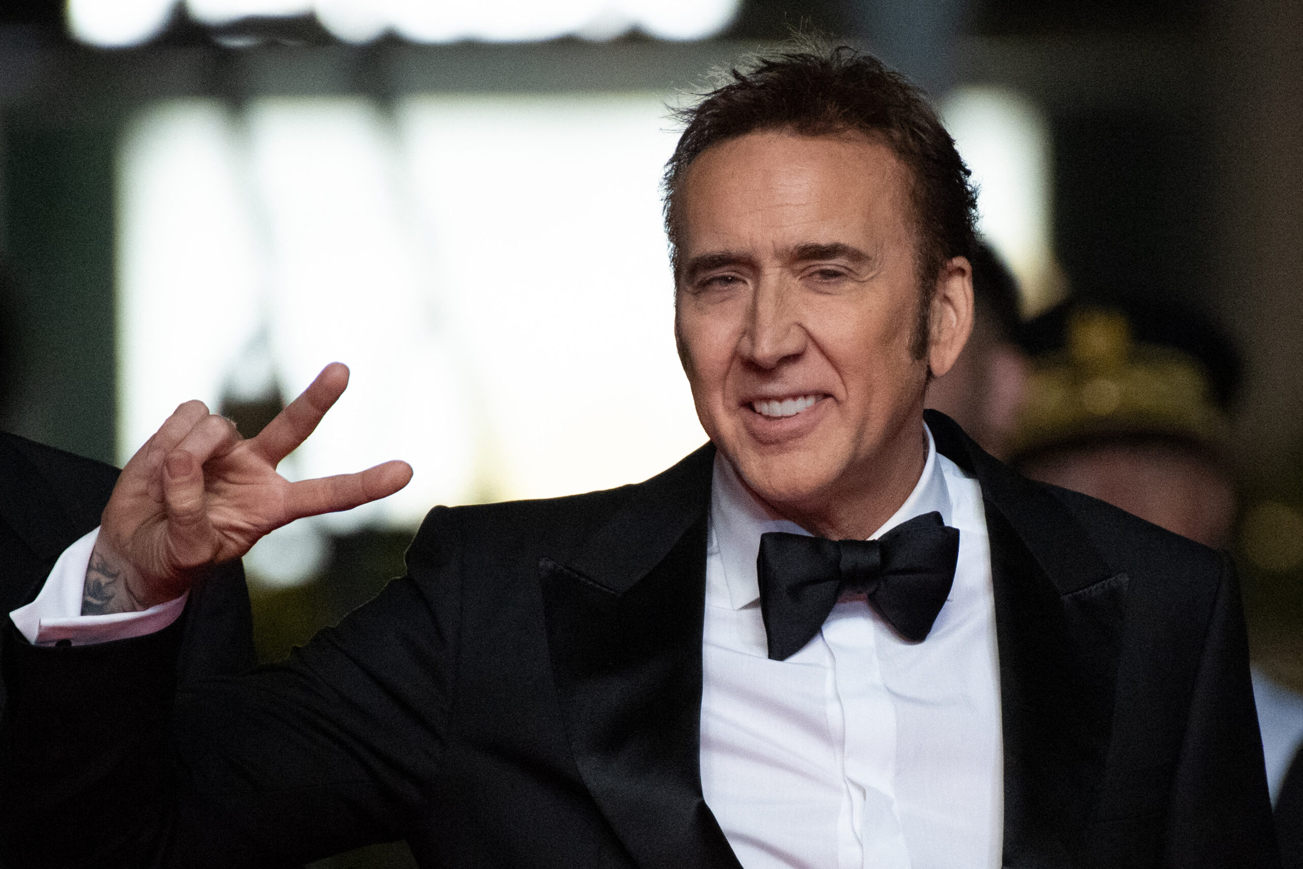 Primul exemplar al benzilor desenate cu Superman, care fusese furat de la Nicolas Cage, s-a vândut cu 15 milioane de dolari