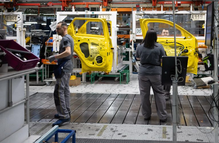 Producția auto din Marea Britanie, la cel mai scăzut nivel din ultimii 70 de ani