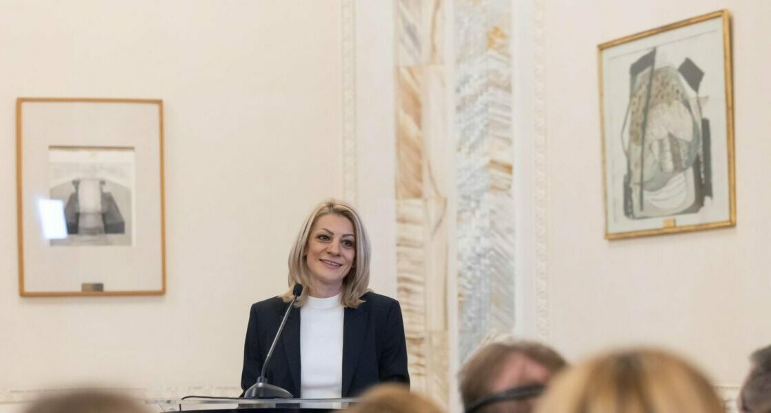 Reacție dură la proiectul PNL privind prostituția: „Copiii României nu trebuie să se prostitueze legal”