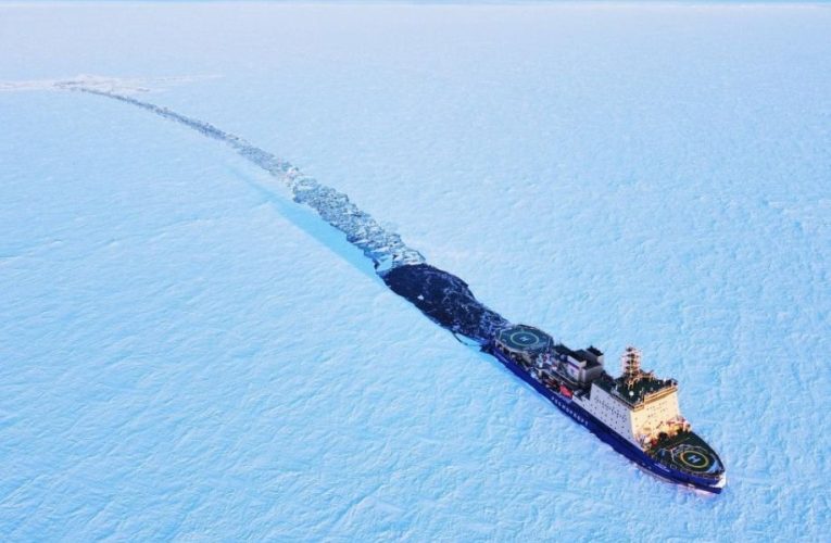 Rusia și China nu trebuie să preia controlul Arcticii, spune un profesor de la UBB