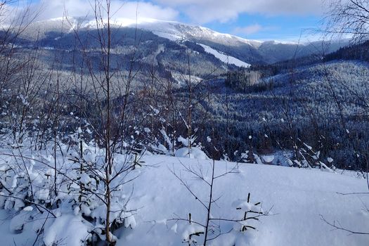 Salvamont Suceava: care sunt traseele montane de evitat în această perioadă / Ce trebuie să ai la tine acum dacă pleci pe un traseu pe munte