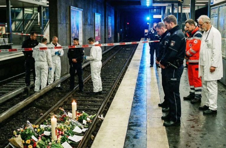 Scandal în Germania după ce un imigrant sudanez a împins o fată de 18 ani în fața metroului / „Te iau cu mine”