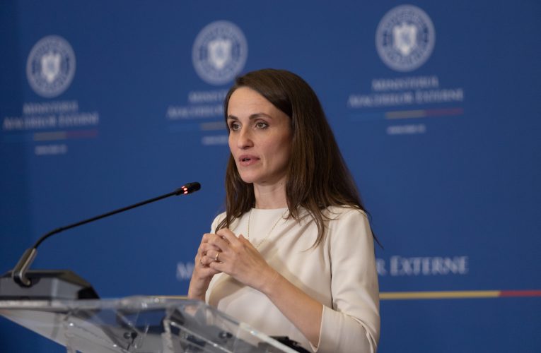 Scandalul Mercosur: AUR afirmă că moțiunea simplă împotriva Oanei Țoiu trebuie semnată și de PSD / Grupul Pace Întâi România: Moțiunea poate fi depusă la începutul sesiunii parlamentare