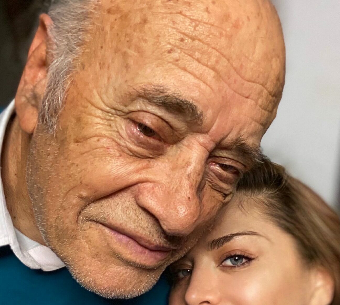 Tatăl Loredanei Groza s-a stins din viață. Avea 88 de ani