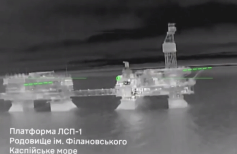 Ucraina a lovit trei platforme petroliere rusești din Marea Caspică, potrivit rapoartelor militare