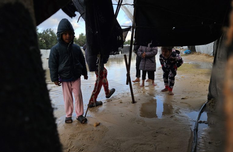 Un bebeluș a murit din cauza frigului în Gaza