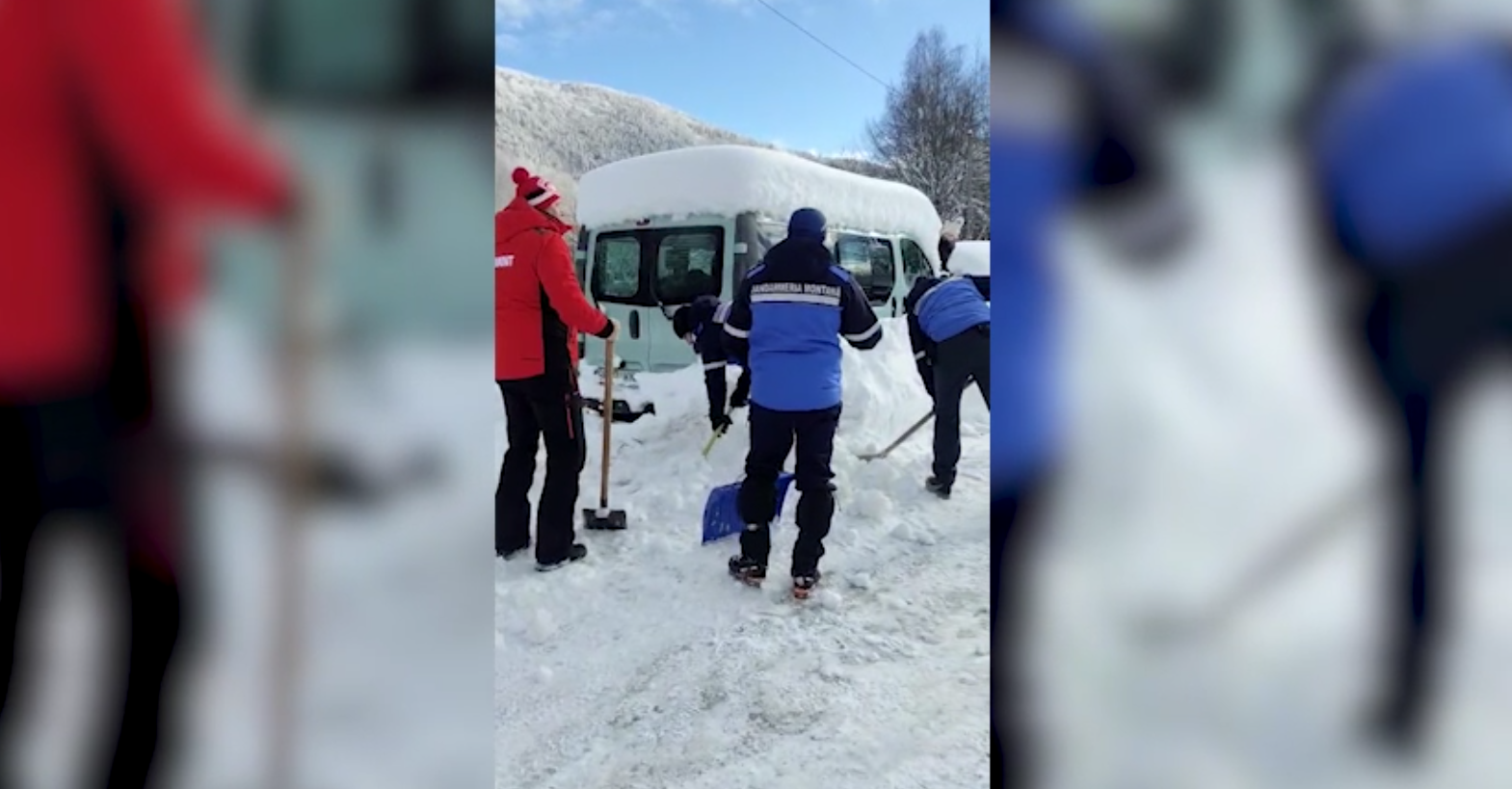 Un grup de opt persoane, între care o mamă și un copil, blocați într-o zonă izolată din Hunedoara