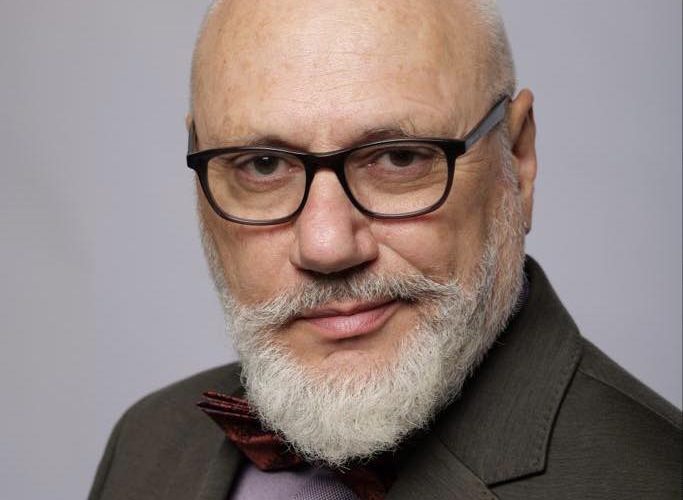 UPDATE: Mascații au descins la doctorul Cristian Andrei, acuzat de viol și agresiuni sexuale / S-a făcut uz de armă / Andrei va fi audiat de polițiști