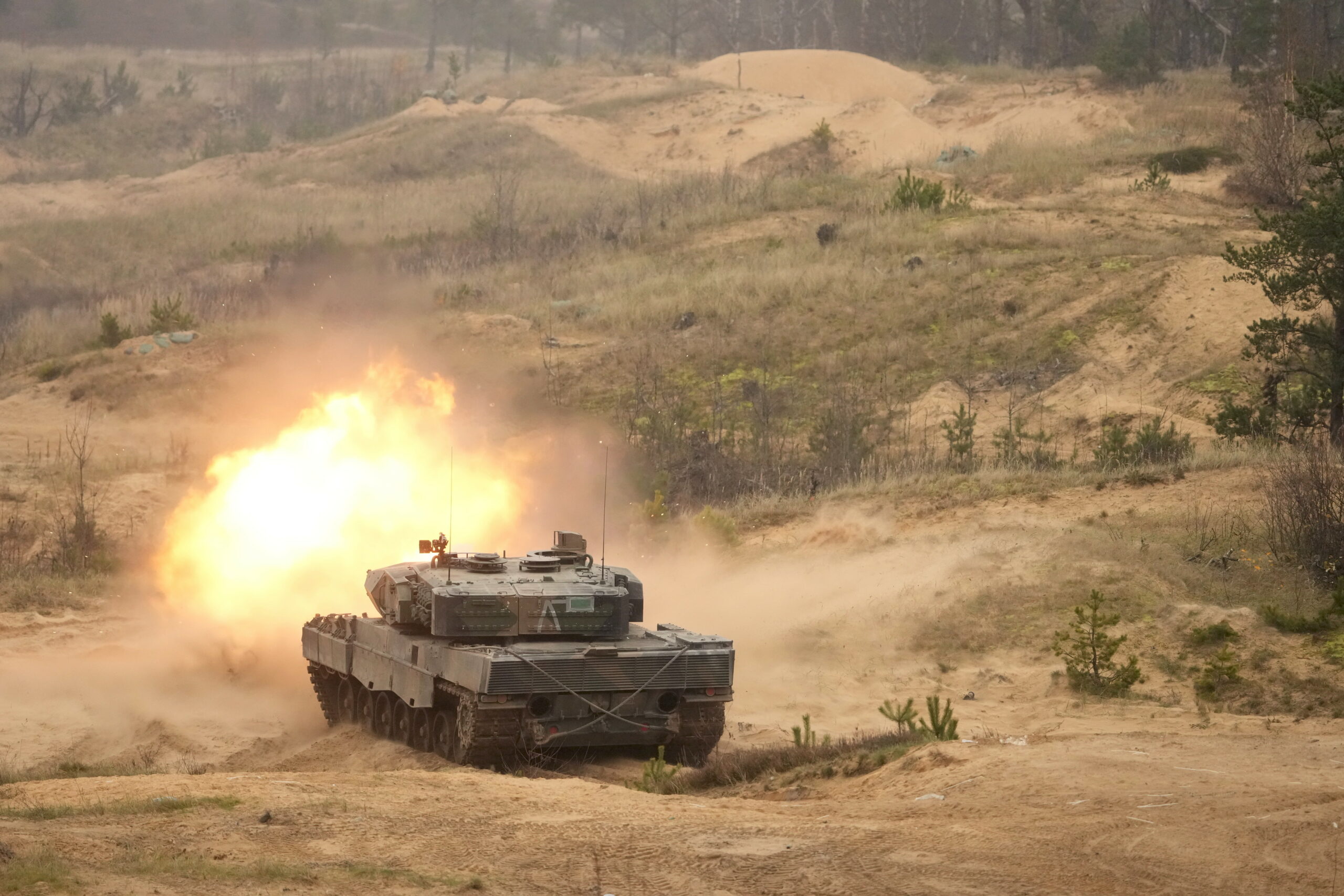 WSJ: Cât va costa efortul Europei de a-și reconstrui industria militară? În cât timp ar putea deveni statele UE independente de armamentul SUA