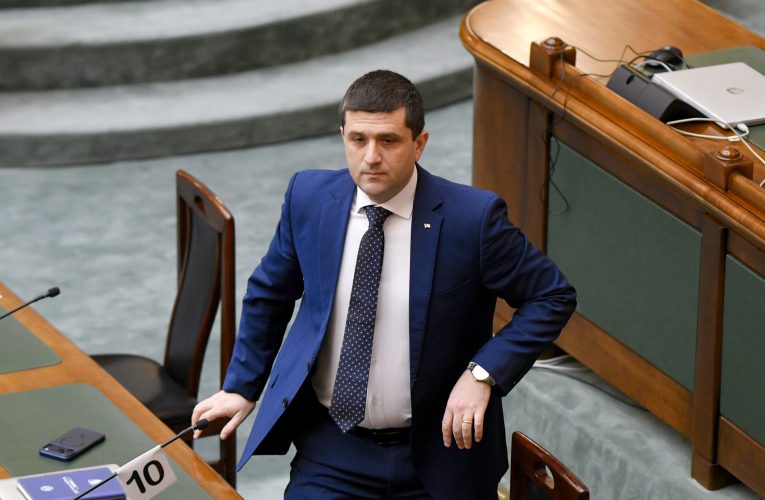 14.000 de angajați luau sporul de anticorupție la Apărare. Curtea de Conturi a tăiat lista