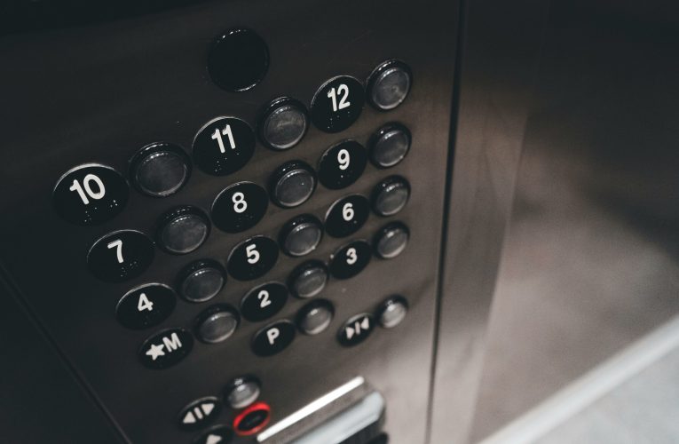 16 persoane, blocate în lifturi la Chișinău în urma penei de curent din Republica Moldova