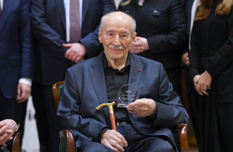 Actorul Victor Rebengiuc, amenințat de două persoane după ce și-a anunțat prezența la manifestația Pro-Europa