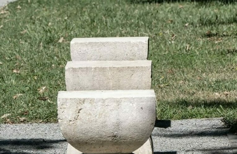 Acuzații grave la Târgu Jiu: autoritățile locale ar fi ascuns deteriorarea unei părți din Ansamblul Brâncuși