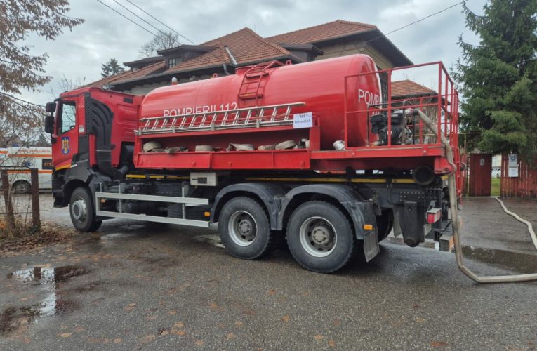 Alarmă în Cluj. O cisternă care transporta poliol a luat foc, traficul pe DN1 este restricționat