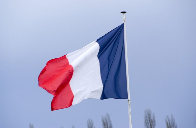 Atac terorist dejucat în Franța: Doi tineri care planificau un atentat asupra unui centru comercial au fost arestați