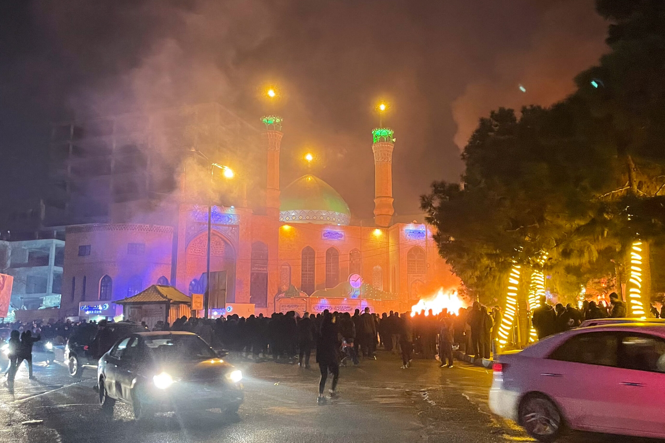 Autoritățile din Iran folosesc o rețea de arestare a protestatarilor în întreaga țară