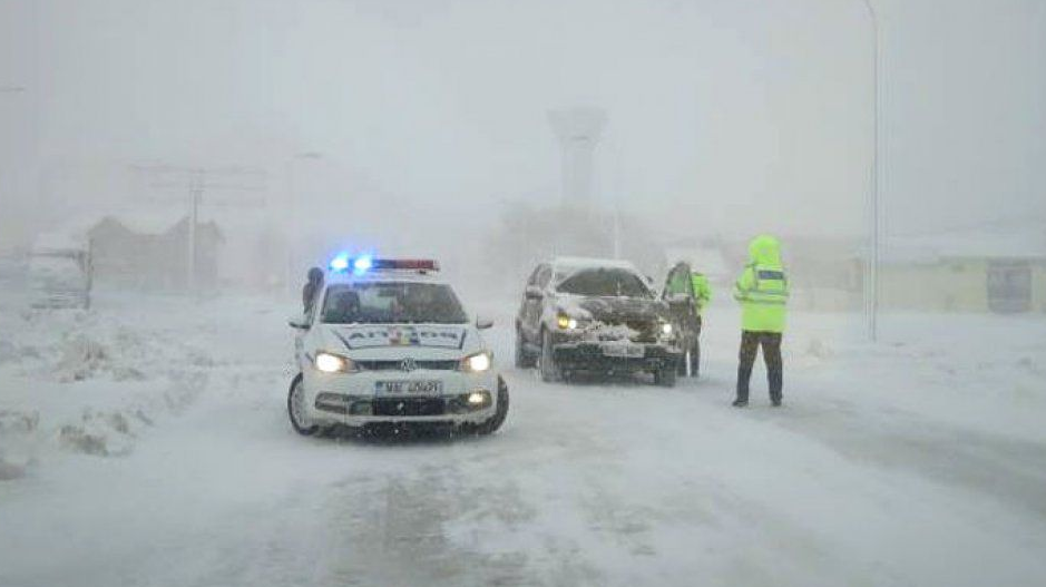 Avertizări meteo severe: Circulație închisă pe DN 2B și DN 22 Buzău – Brăila din cauza viscolului