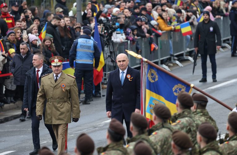 Bolojan vrea să crească vârsta de pensionare pentru militari și polițiști, după decizia CCR privind pensiile magistraților: „Ne propunem ca în luna martie”