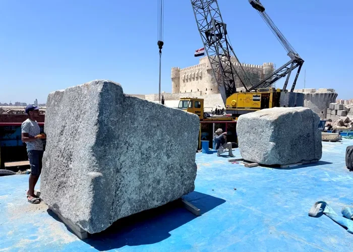 Când legenda prinde viață: Arheologii scot la suprafață fragmente uriașe din Farul din Alexandria