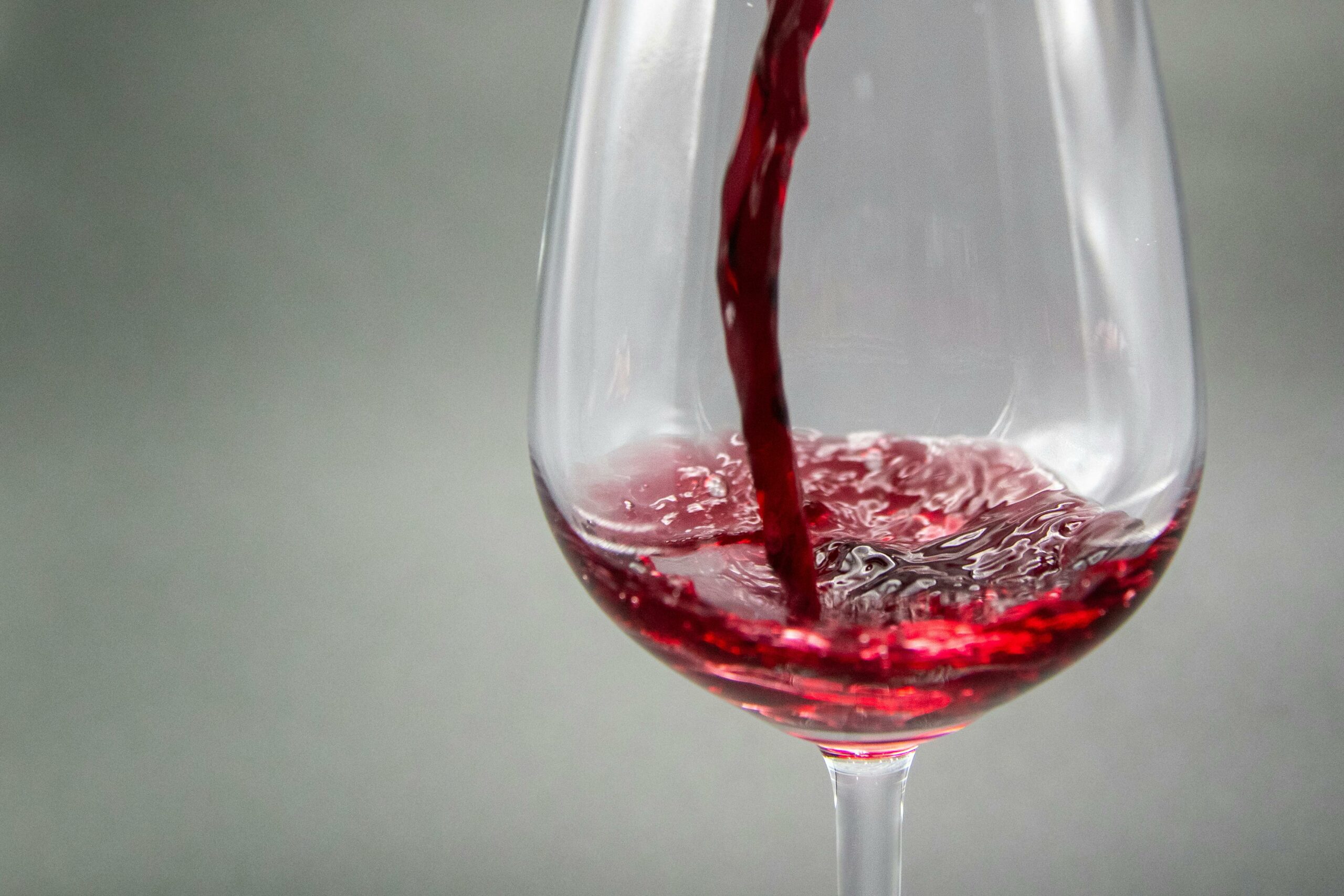 Ce spun noile cercetări despre efectele alcoolului asupra creierului