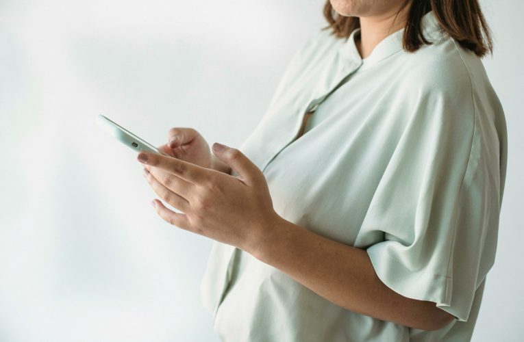 Ce spun psihologii despre oamenii care nu postează pe rețelele sociale