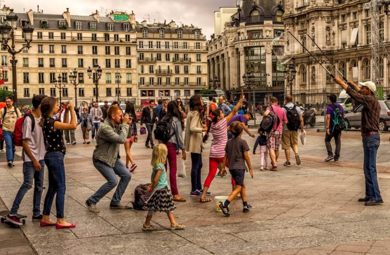 Cel mai aglomerat loc de vacanță din lume are peste 100 de turiști la fiecare localnic. Primele trei locuri sunt din aceeași țară