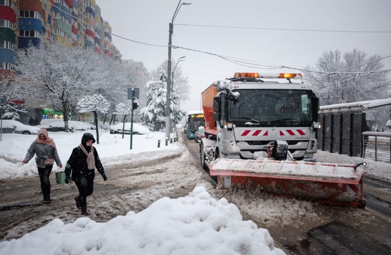 Ciucu anunță ce amenzi au fost aplicate după verificările privind deszăpezirea arterelor de circulație