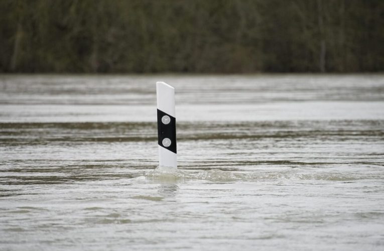 Cod portocaliu și cod galben de inundații în șapte județe din țară