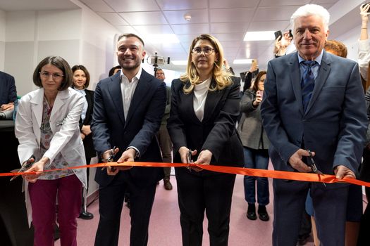 COMUNICAT: Asociația Medici pentru România a finalizat renovarea și modernizarea Secției de Pediatrie a Spitalului Municipal Curtea de Argeș