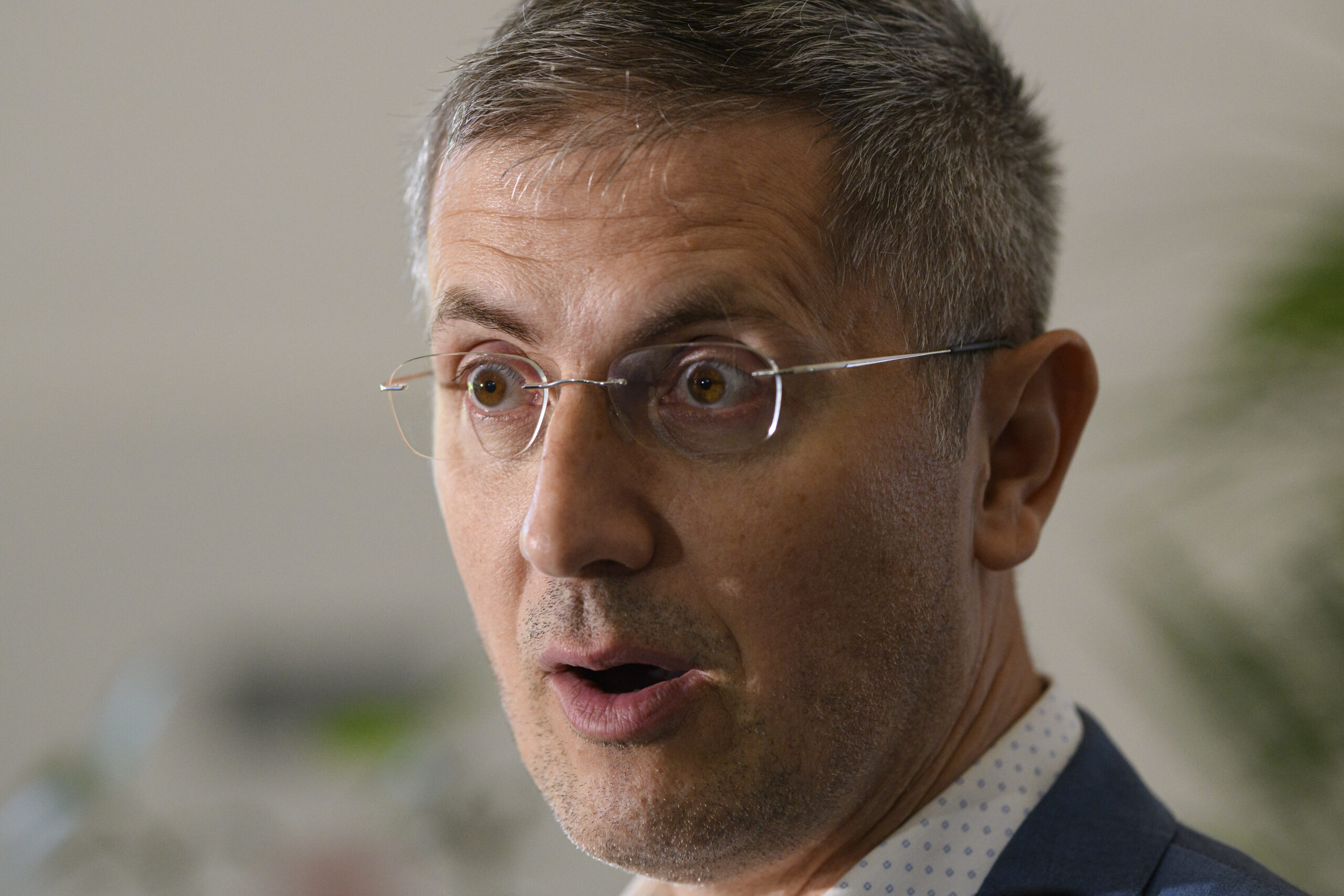 Dan Barna: România e tot mai puternică pe flancul estic, dar riscă să piardă bani europeni dacă proiectele întârzie