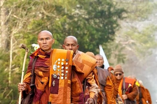 De 100 de zile pe drum: Marșul călugărilor budiști se apropie de final