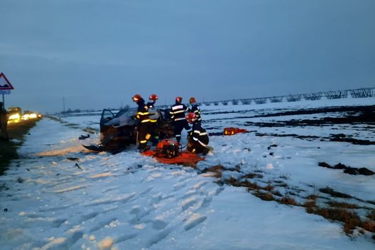 Doi morți și doi răniți, între care un copil, după un accident în Brăila