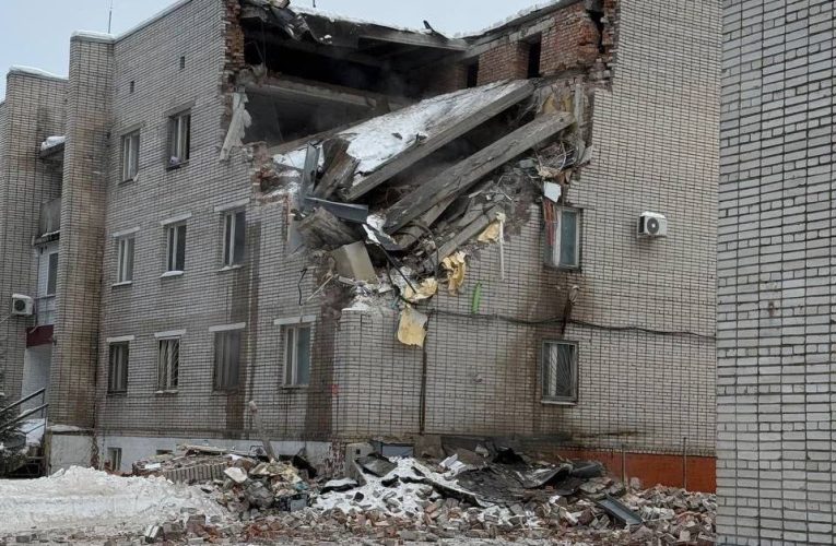 Două persoane au murit într-o explozie la o bază militară din regiunea Leningrad din Rusia