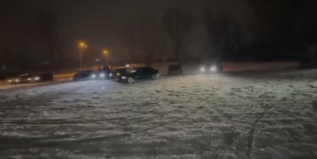 Drifturi pe zăpadă: 19 șoferi au rămas fără permis noaptea trecută în Capitală