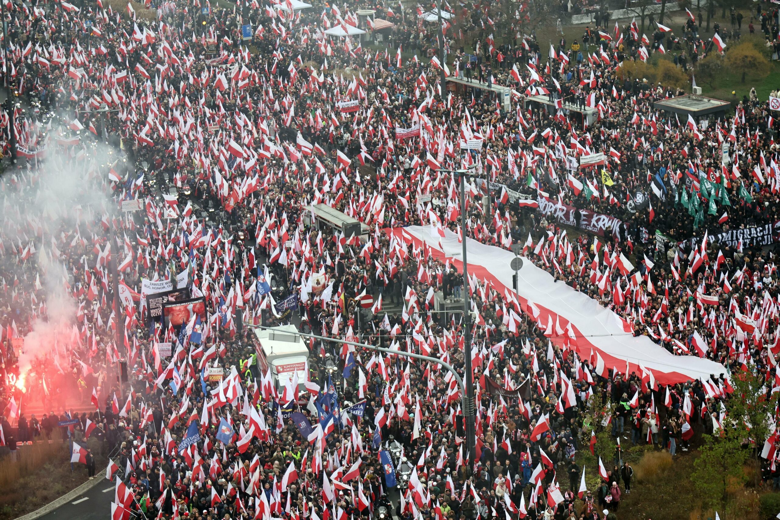 După Germania, Polonia vizează și Rusia. Varșovia pregătește o cerere de despăgubiri pentru crimele din era sovietică