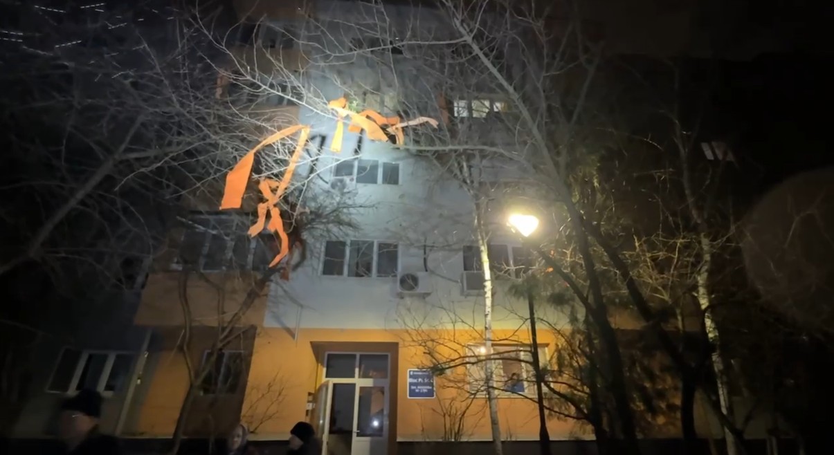 Explozie într-un bloc din Chitila: 40 de persoane evacuate, două victime