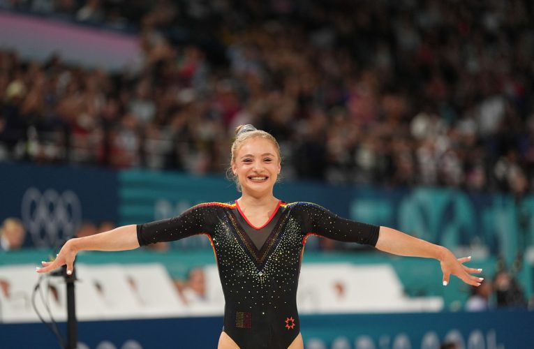 Gimnasta Sabrina Voinea, operată de apendicită. Gimnasta este acum bine
