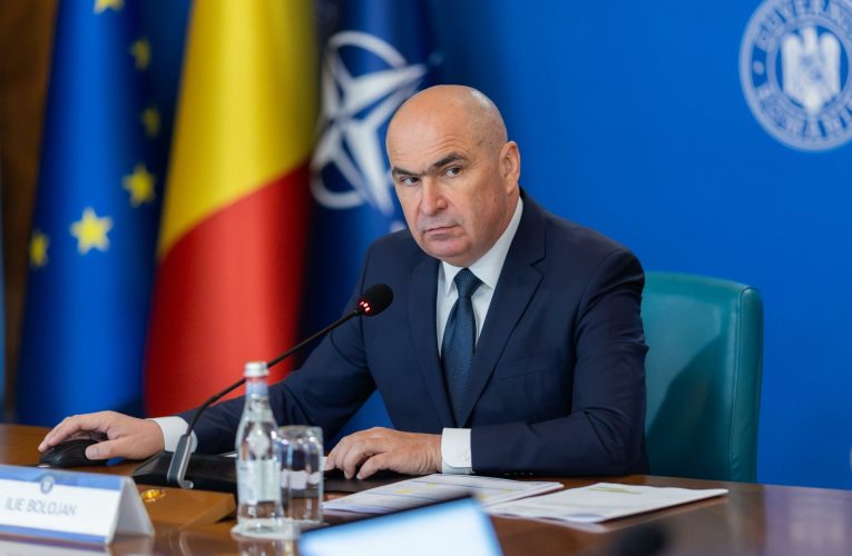 Guvernul se reunește în ședință pentru a discuta mai multe acte normative. Modificări fiscal-bugetare și cheltuieli pentru prefecți, pe agenda de astăzi