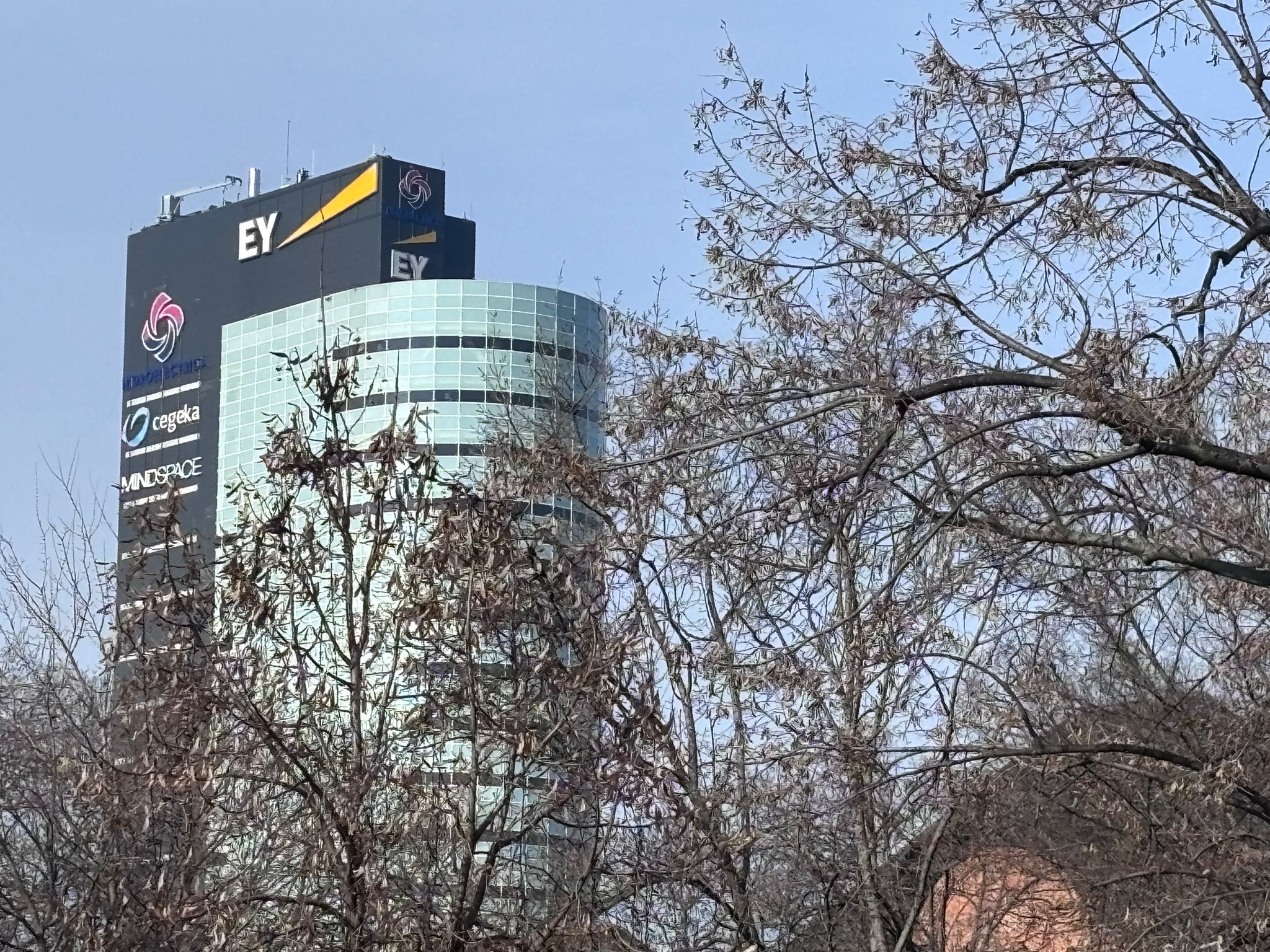 Hidroelectrica își crește capacitatea de producție, cu energie din resurse solare, pe care o va livra în sistem alături de cea din ape și vânt. Unde va fi dezvoltat noul parc fotovoltaic