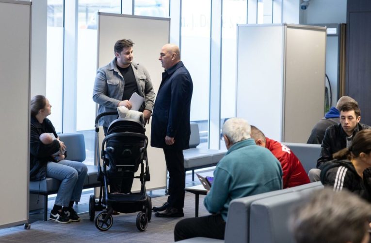 Ilie Bolojan a făcut o vizită neanunțată la Consulatul României la Bruxelles. Ce scop a avut premierul